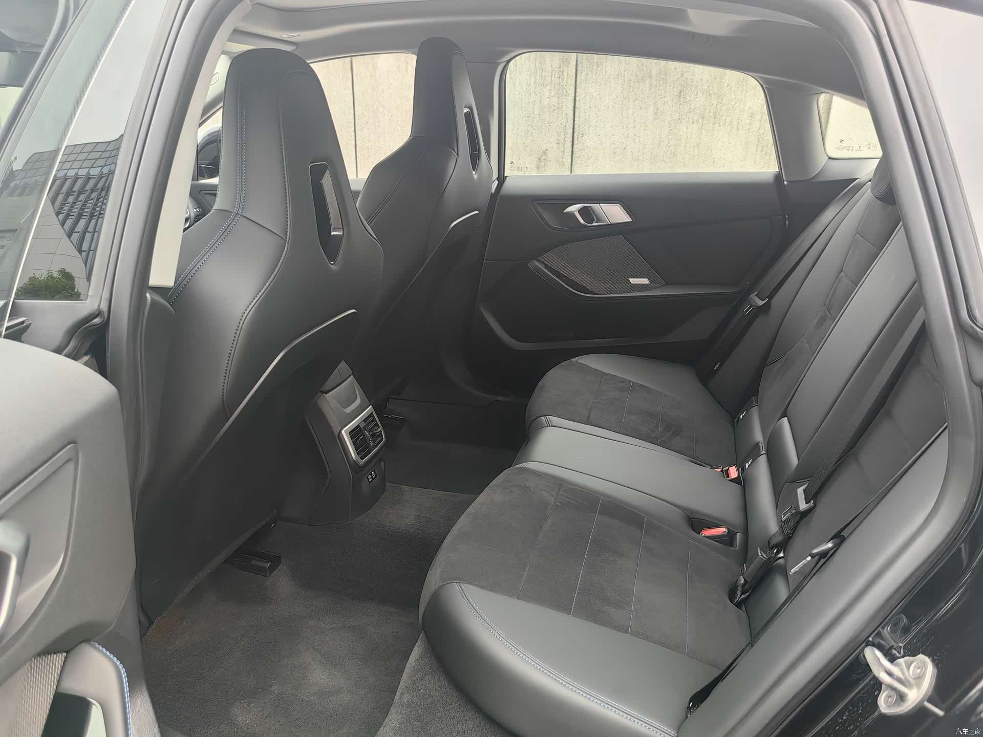 BMW 2 Series, 2025 12