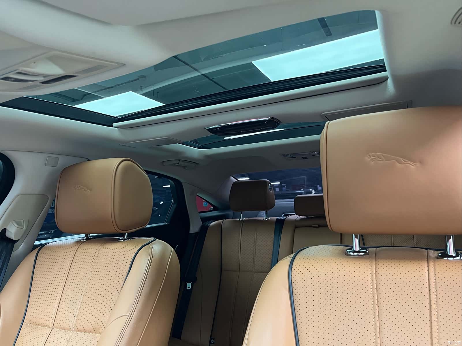 Jaguar XJ, 2015 21