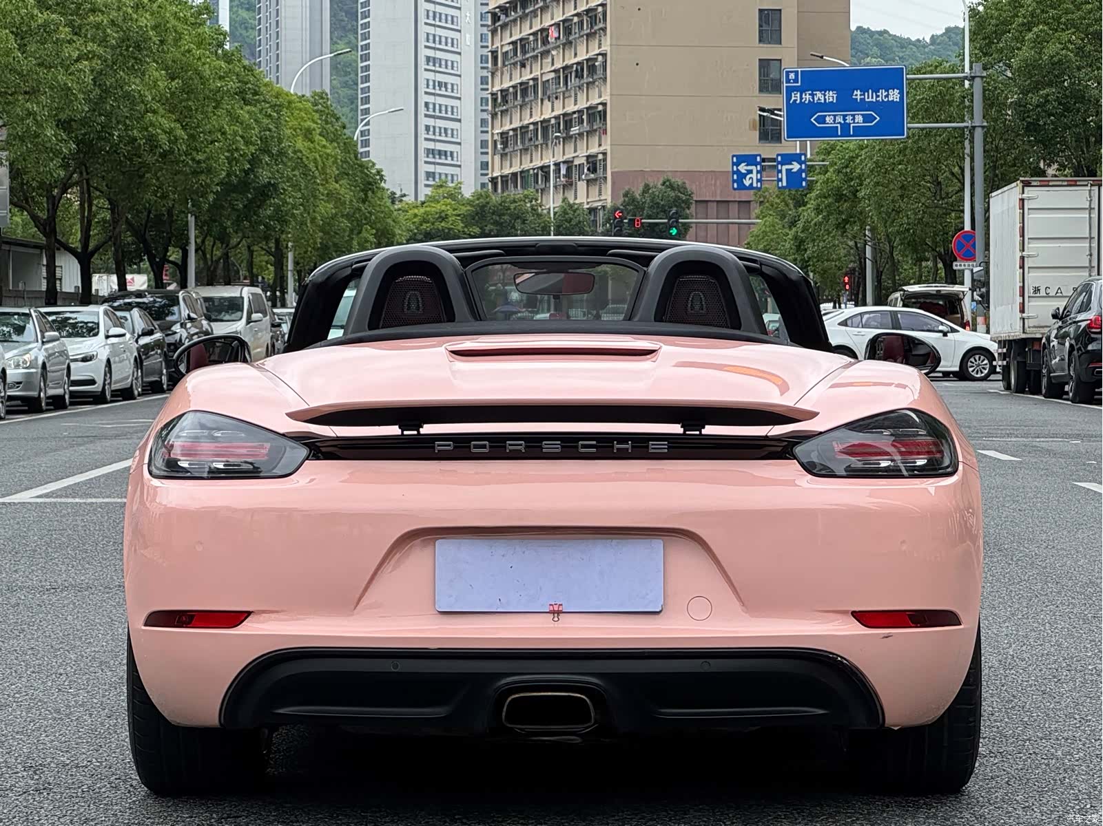 Porsche Boxster, 2018 все фото