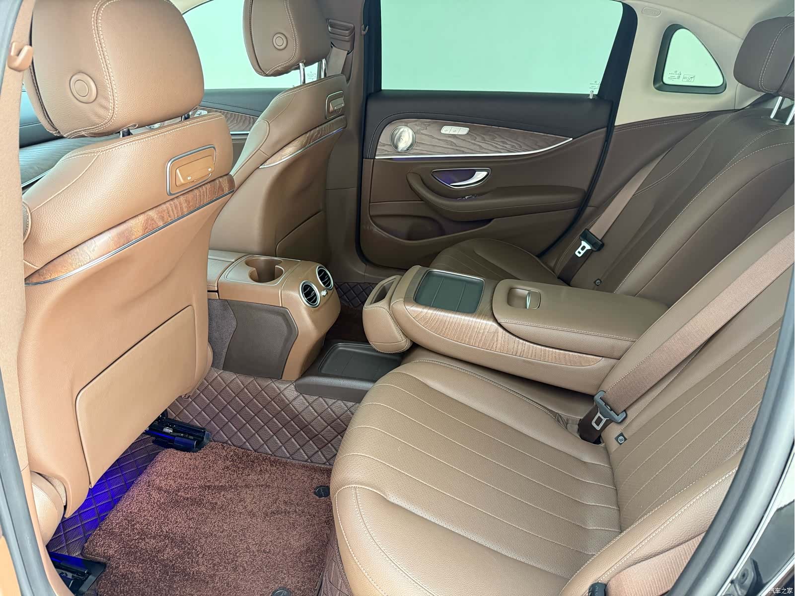 Mercedes-Benz E-Class, 2020 11