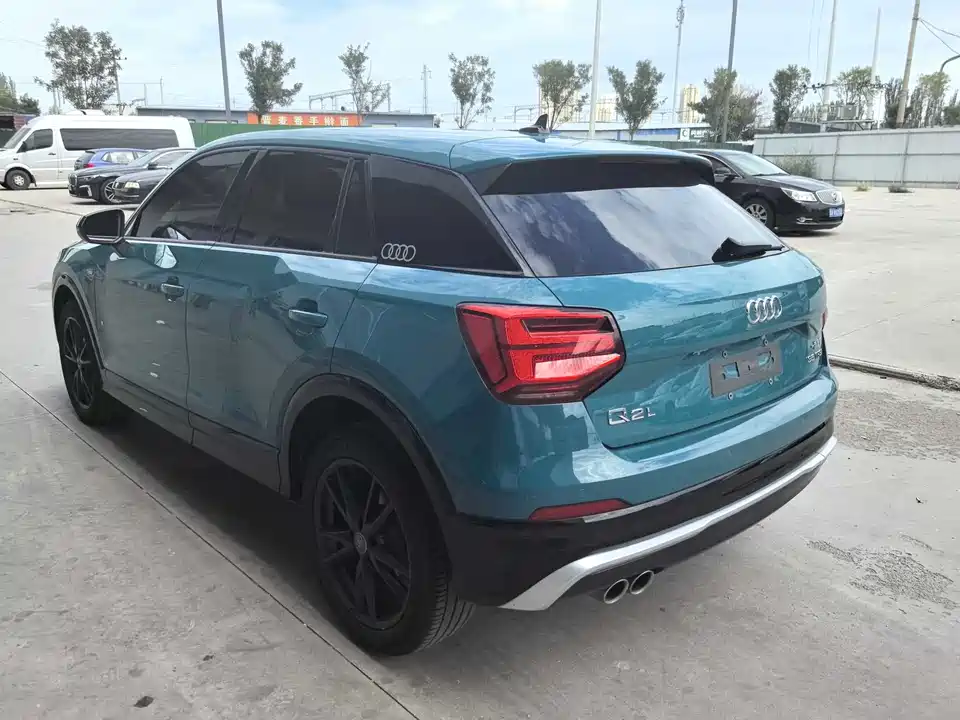 Audi Q2L