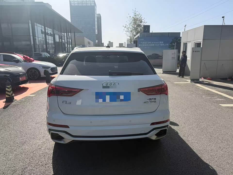 Audi Q3