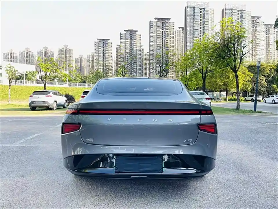XPENG P7