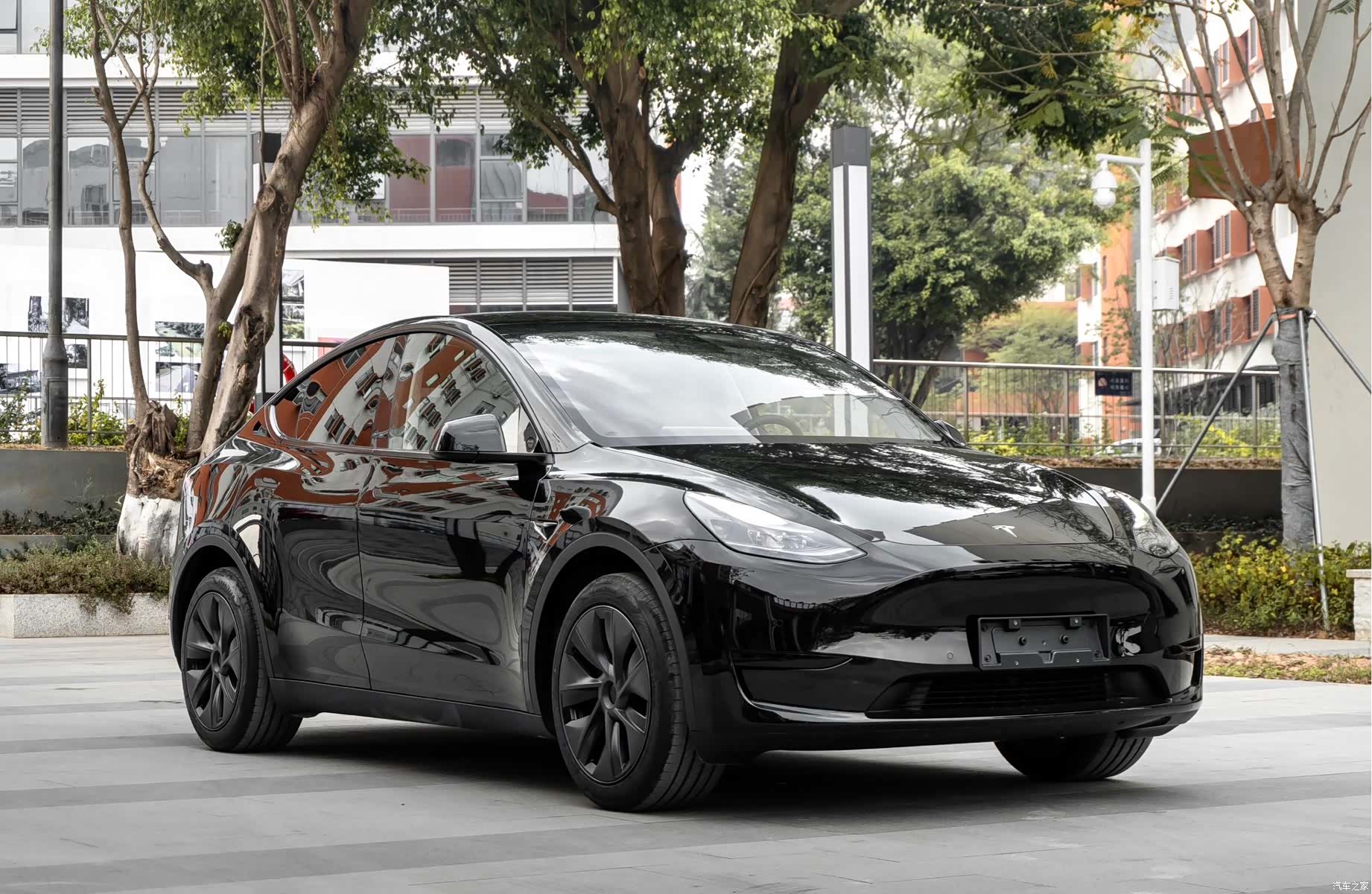 Tesla Model Y, 2023 3