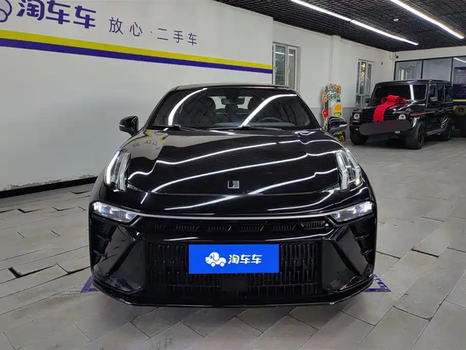 Lynk & Co 03