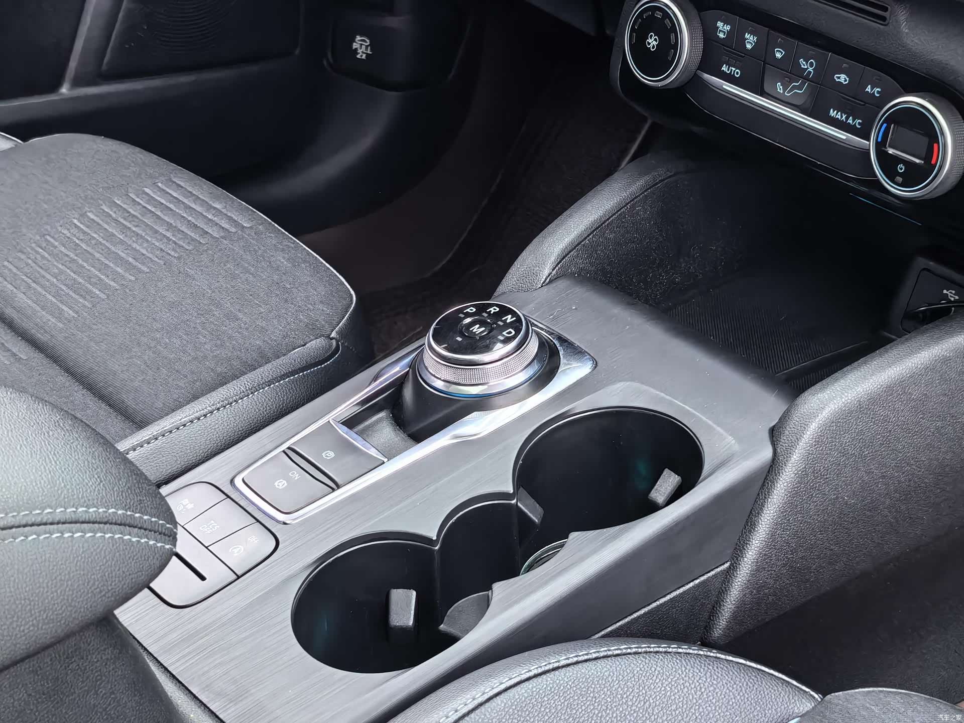 Ford Focus, 2020 все фото