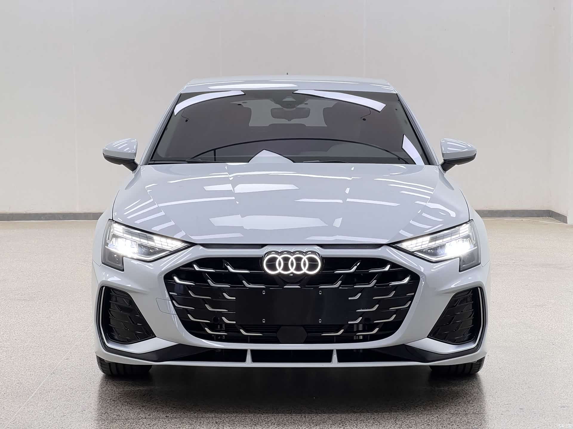 Audi Flying Spur, 2024 2