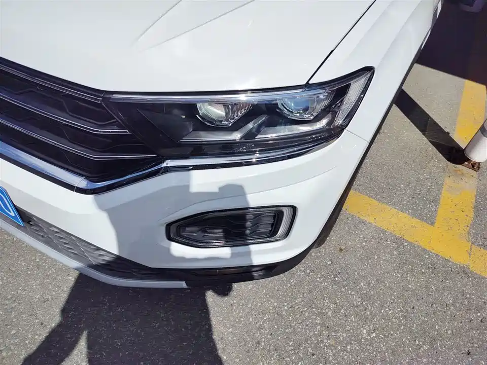Volkswagen T-ROC exploring Songs