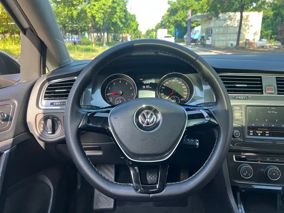 Volkswagen golf