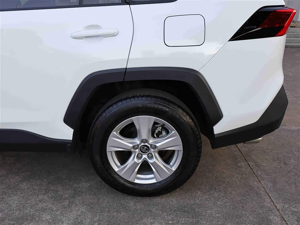 Toyota RAV4 Rongfang