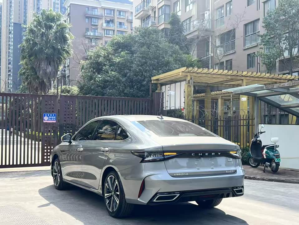 Chery Arrizo 8