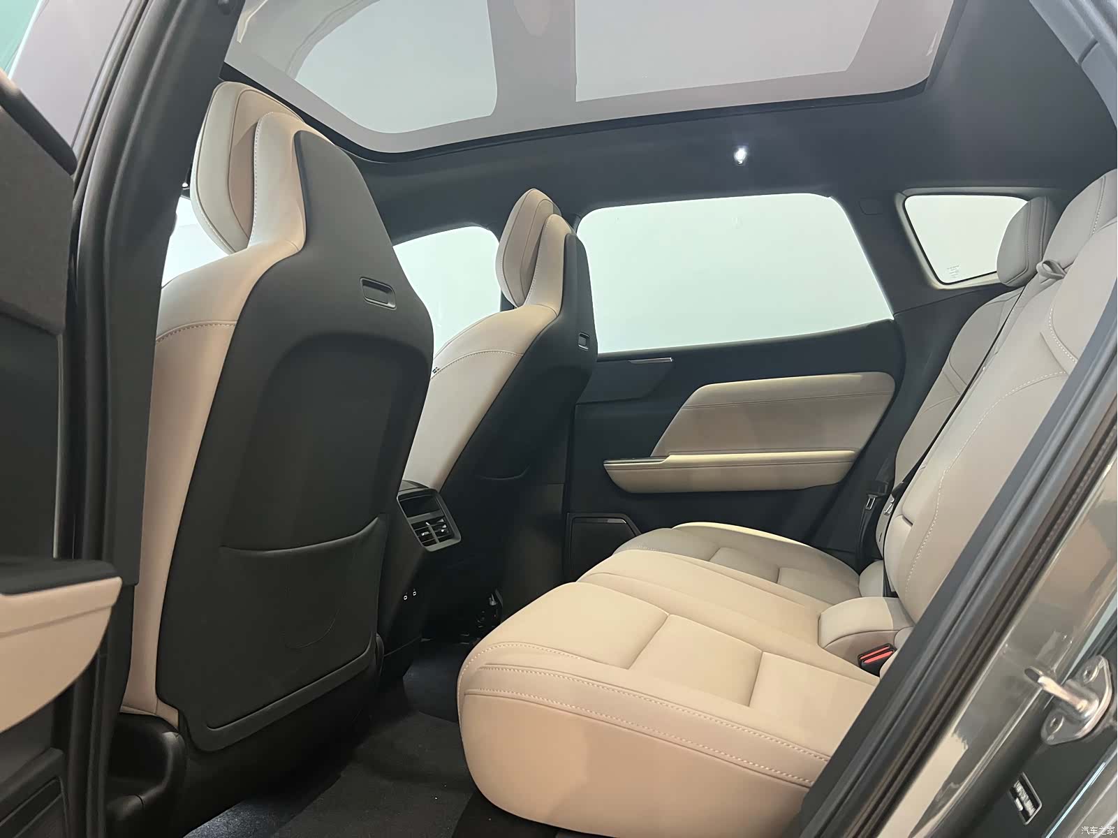 Volvo XC70, 2026 8