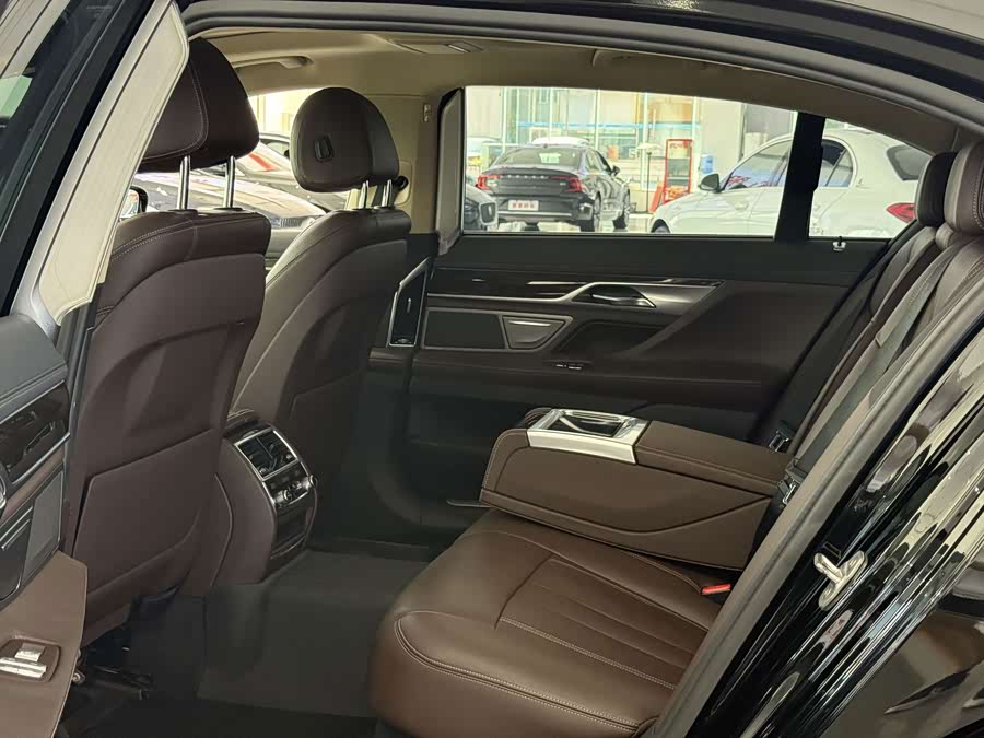 BMW 7-Series 2016, фото 5