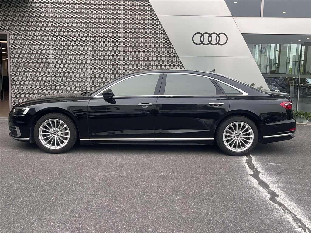 Audi A8L, 2021 4