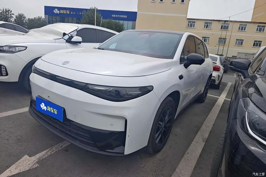 Leapmotor C10
