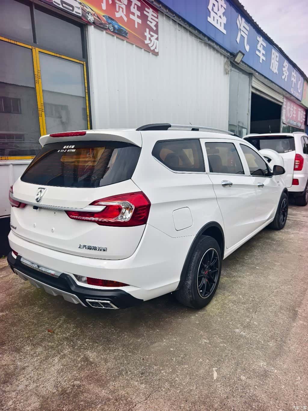 Wuling 310W, 2018 4