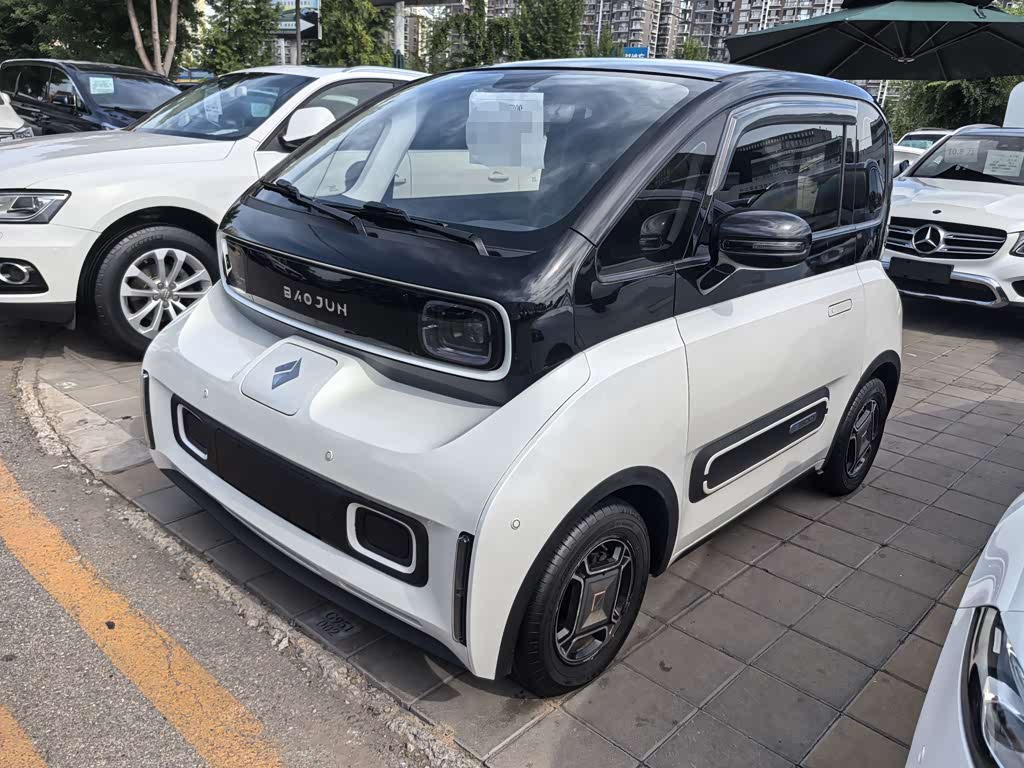 Baojun E300