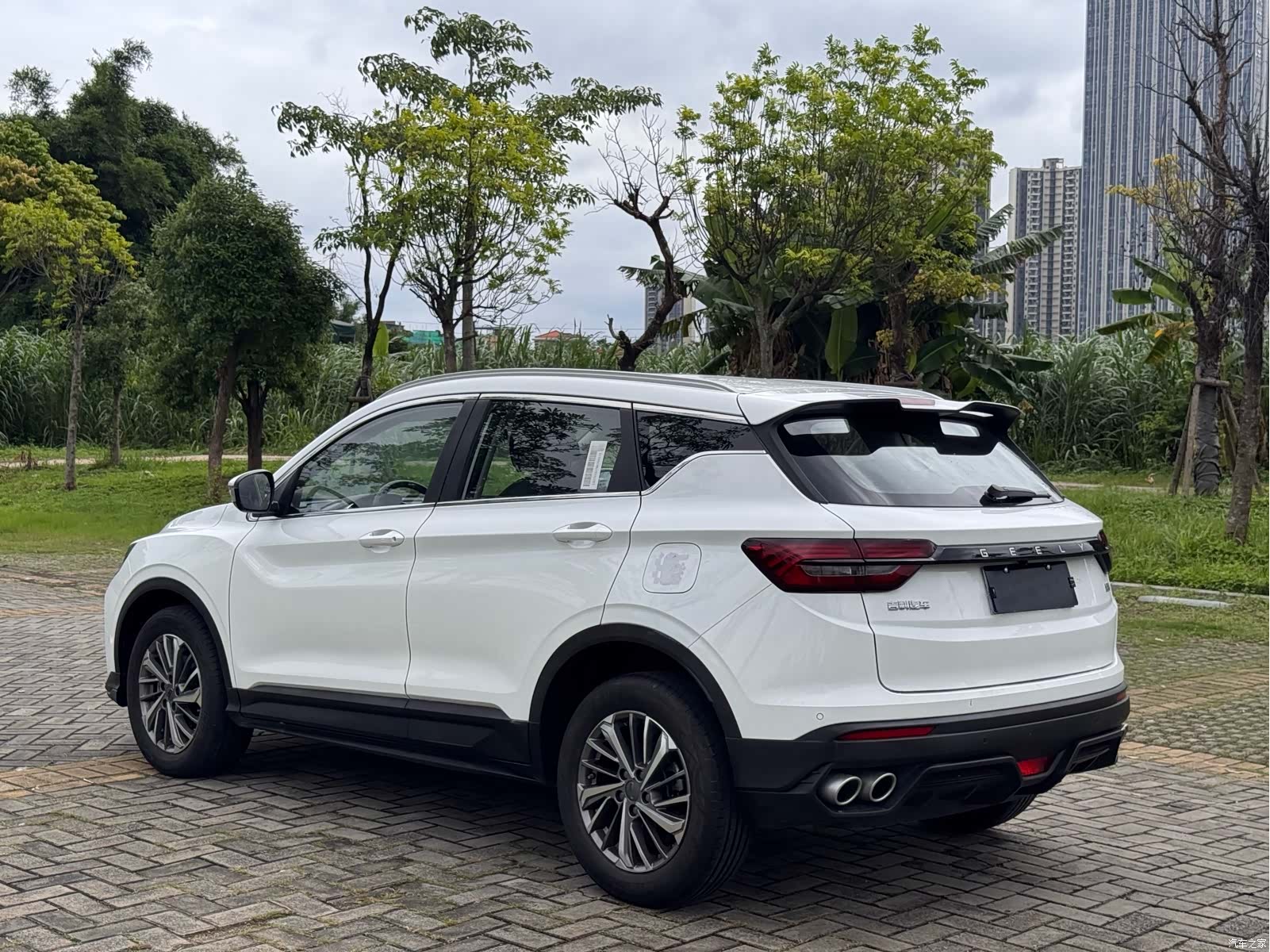 Geely Coolray, 2022 17
