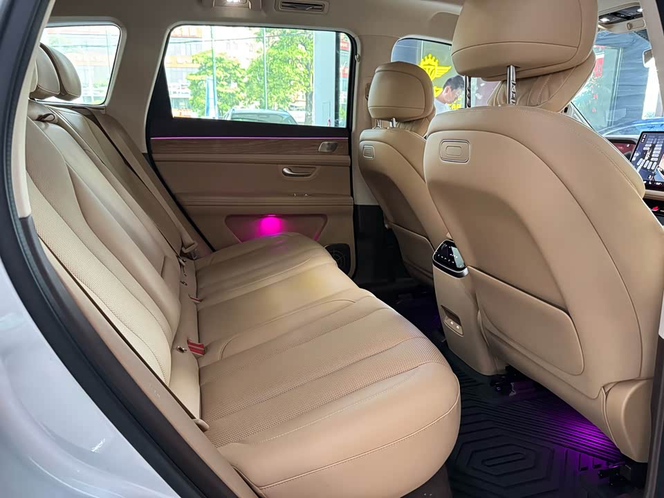 AITO Ask the world M7