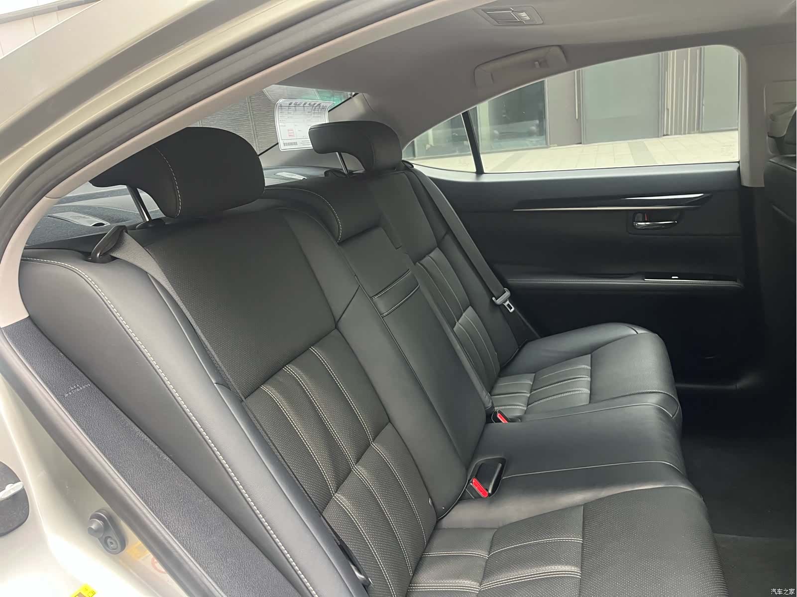 Lexus ES, 2018 25