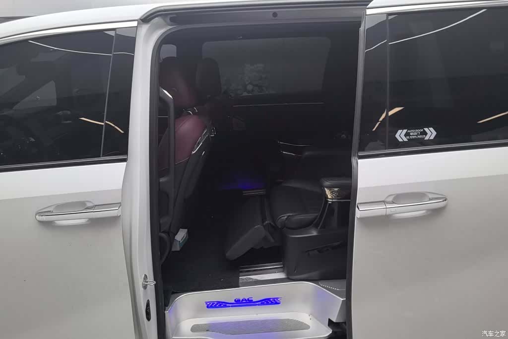 Trumpchi M8, 2023 11