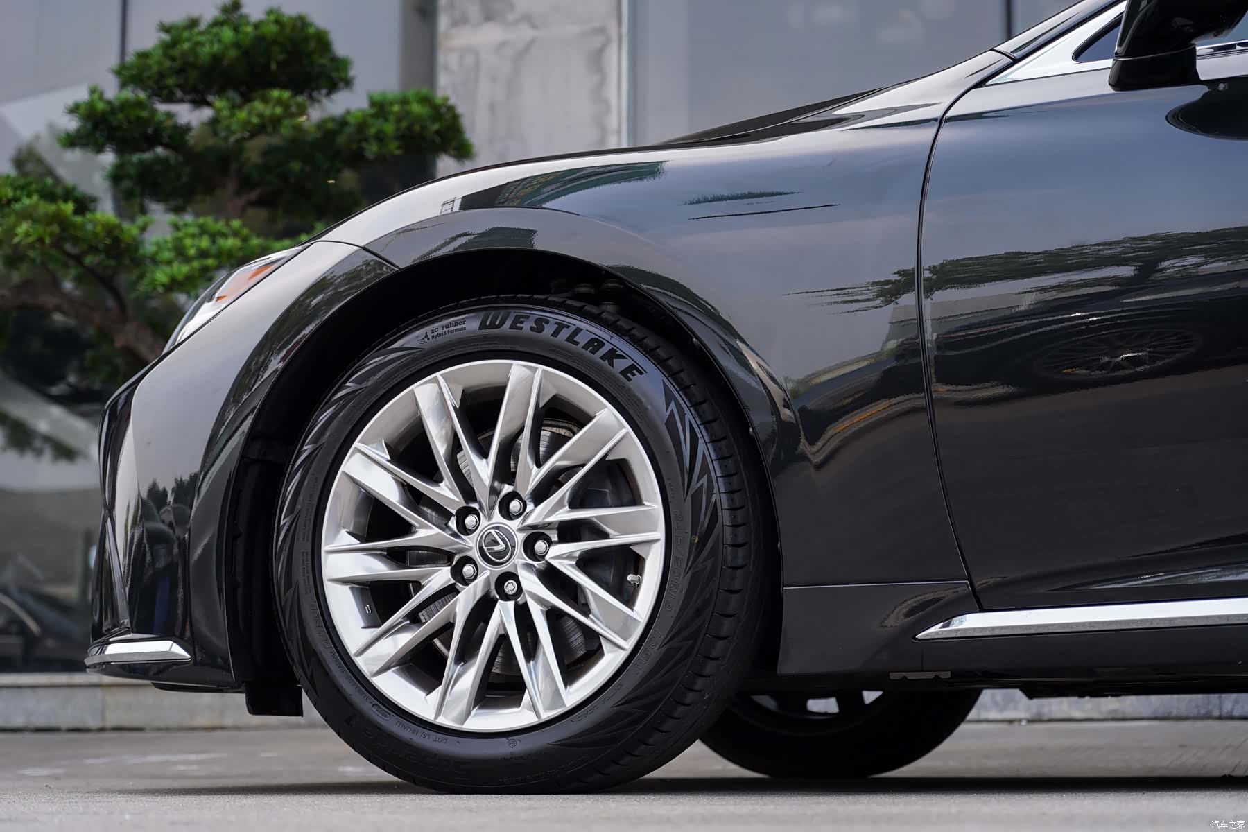 Lexus LS, 2022 8