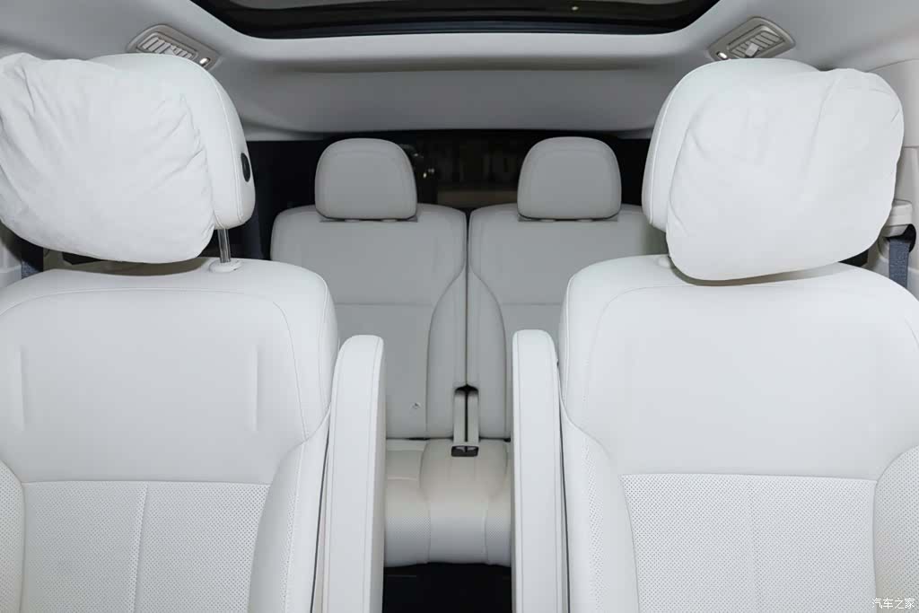 Li Auto i8, 2026 25