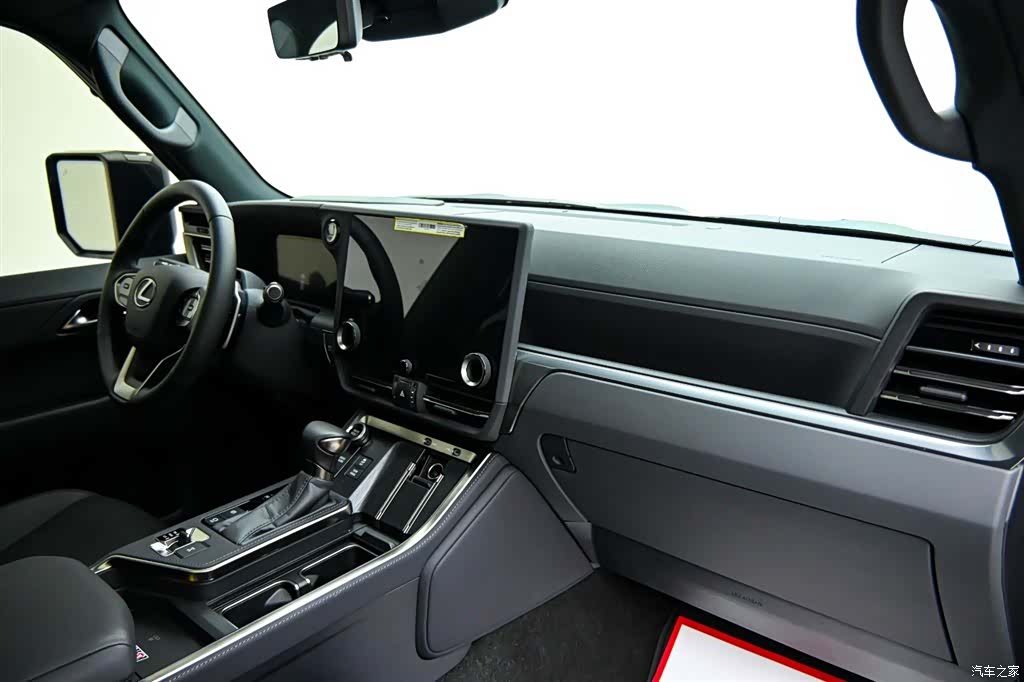Lexus GX, 2026 14