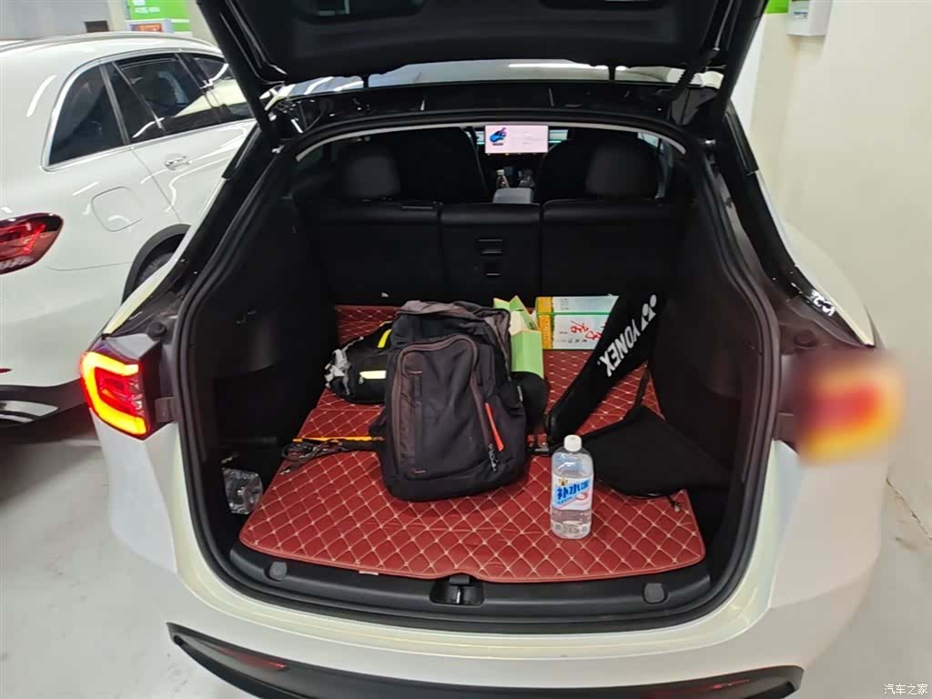 Tesla Model Y, 2023 19