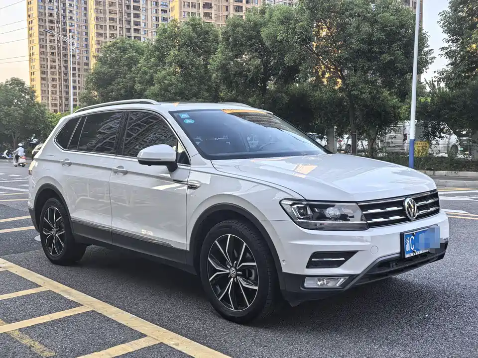 Volkswagen Tiguan L