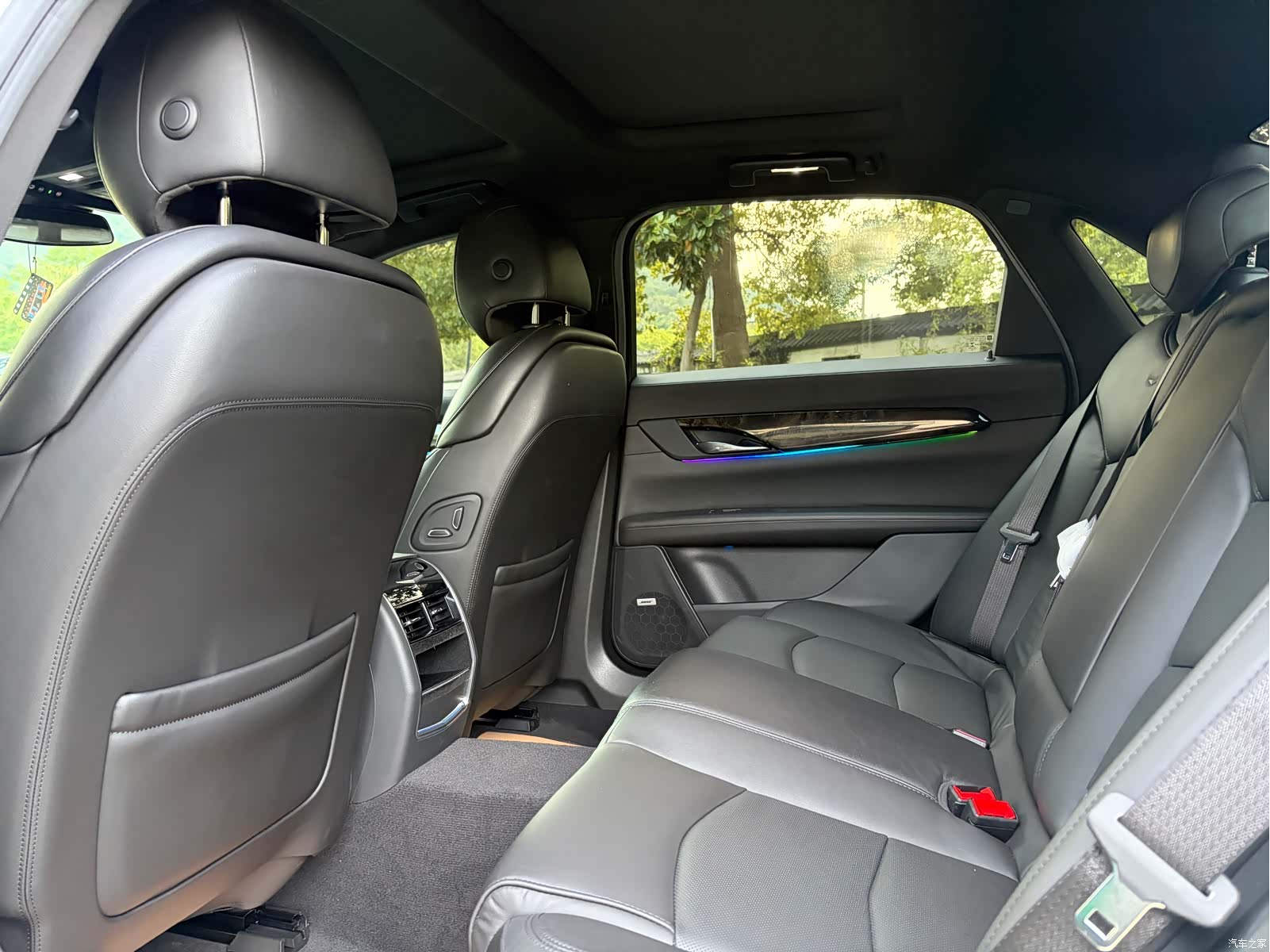 Cadillac CT6, 2021 все фото