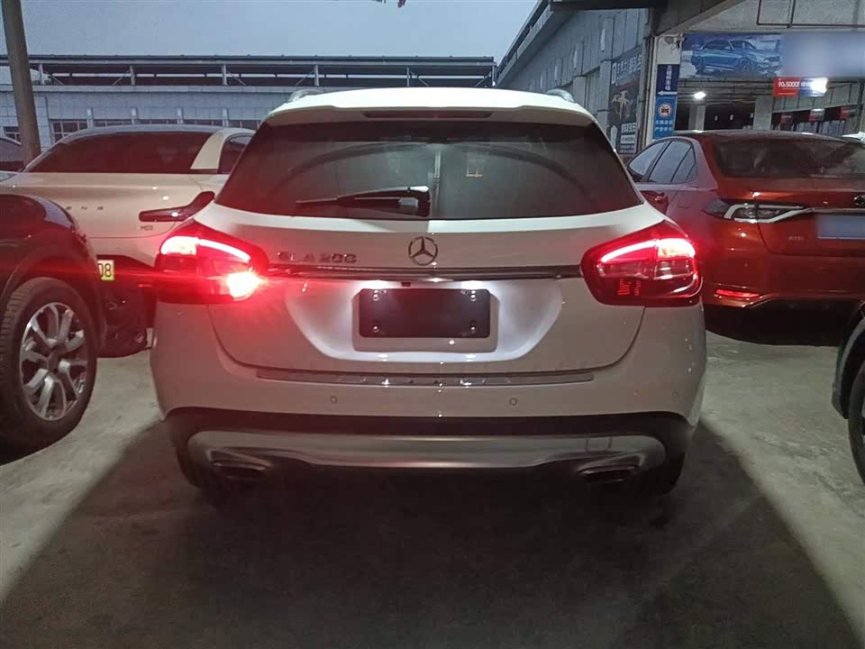 Mercedes-Benz GLA