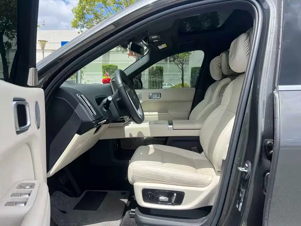 Li Auto Ideal L8