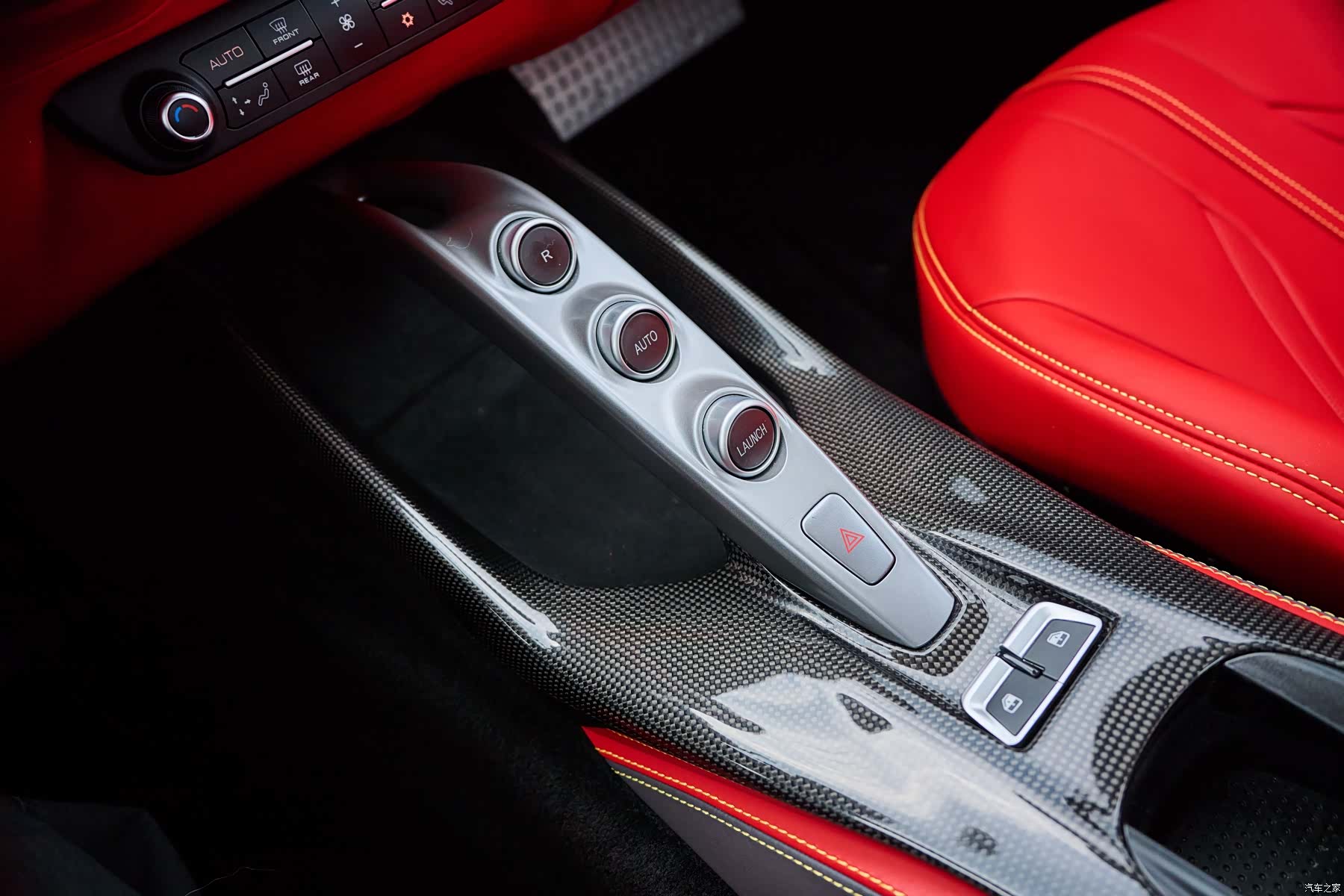 Ferrari 812, 2019 17