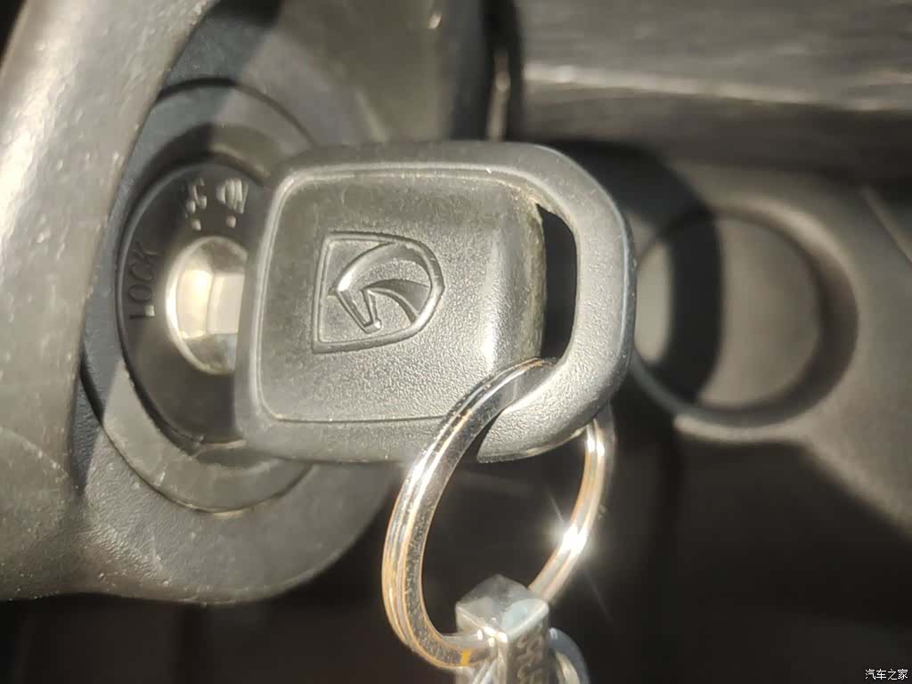 Wuling 310, 2018 9
