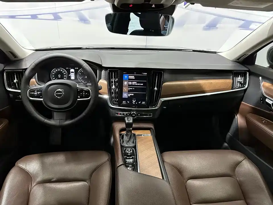 Volvo S90