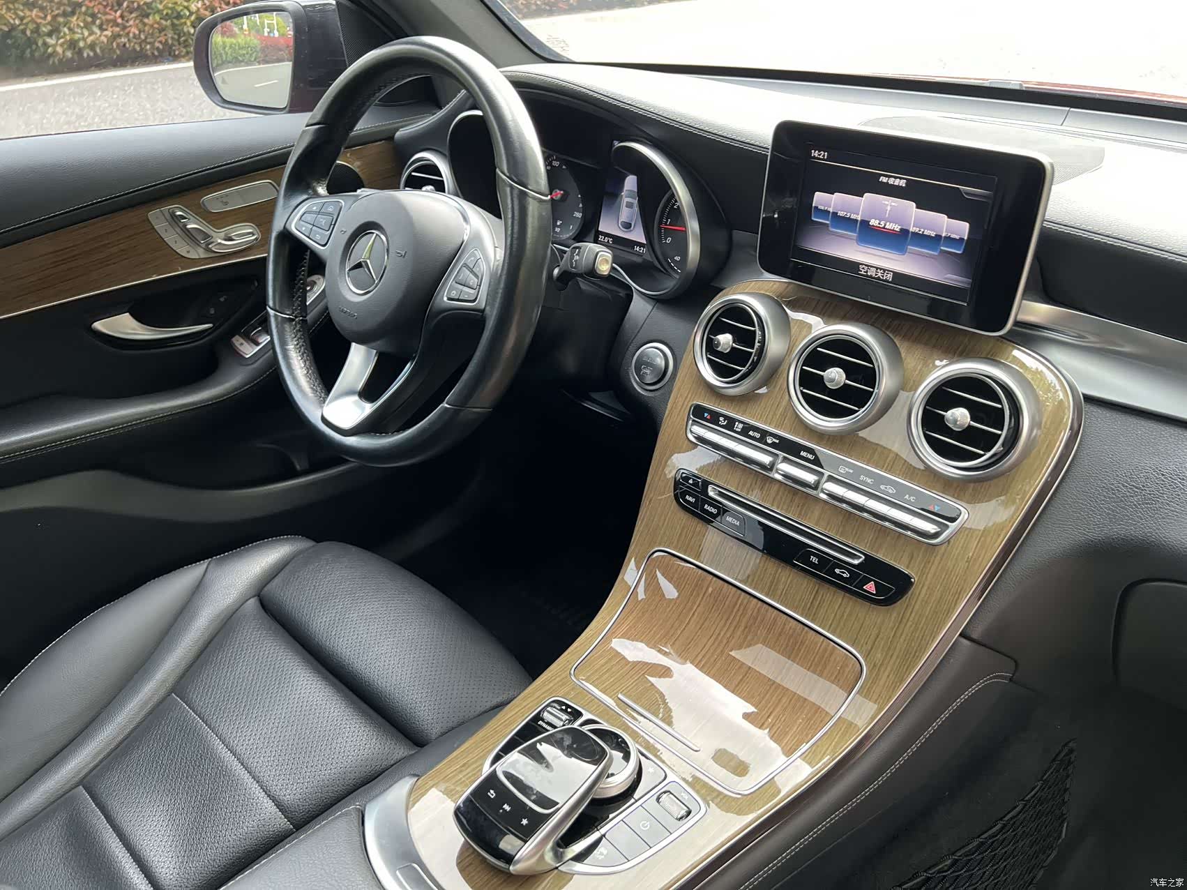 Mercedes-Benz GLC, 2019 15