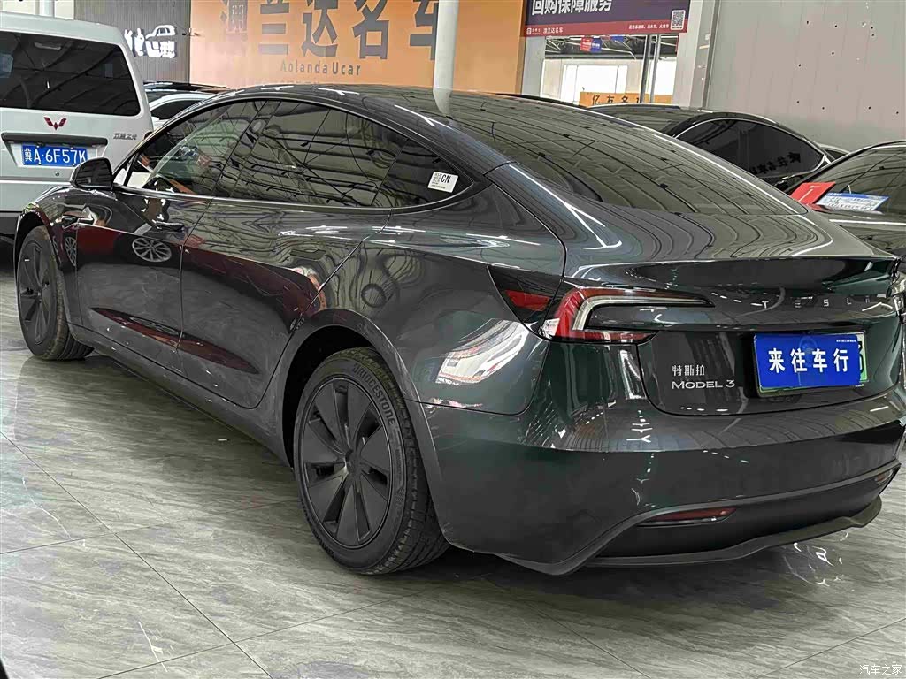 Tesla Model 3, 2025 4