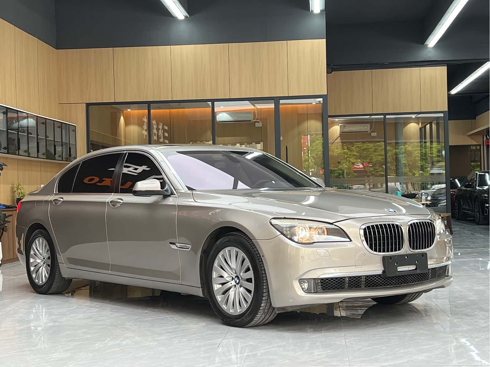 BMW 7 Series, 2012 3