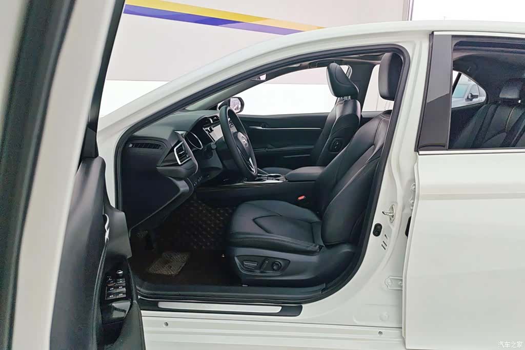 Toyota Camry, 2021 9