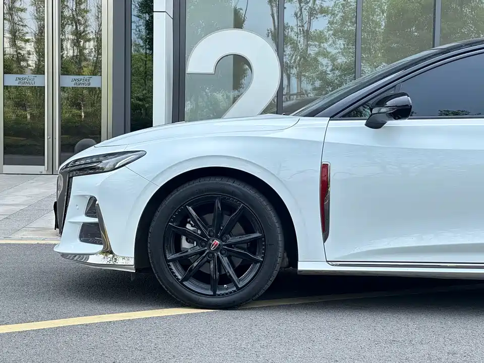 Hongqi H6