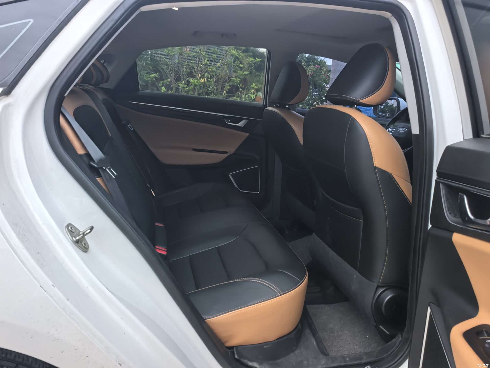 Geely Emgrand, 2020 8
