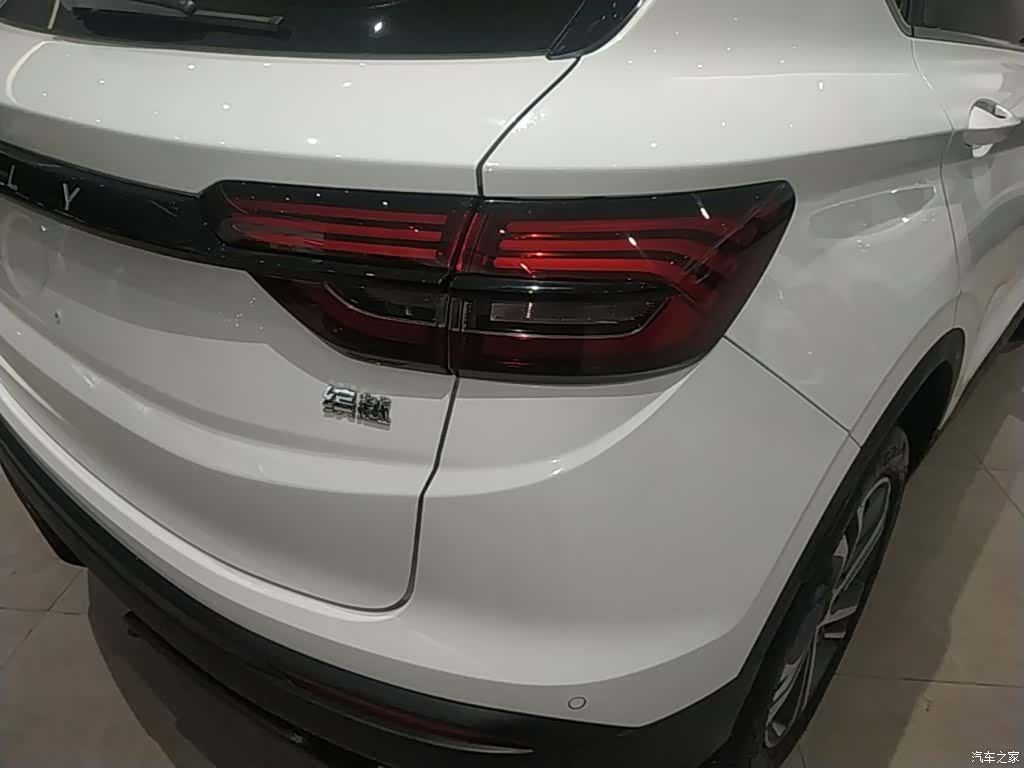 Geely Coolray, 2022 8