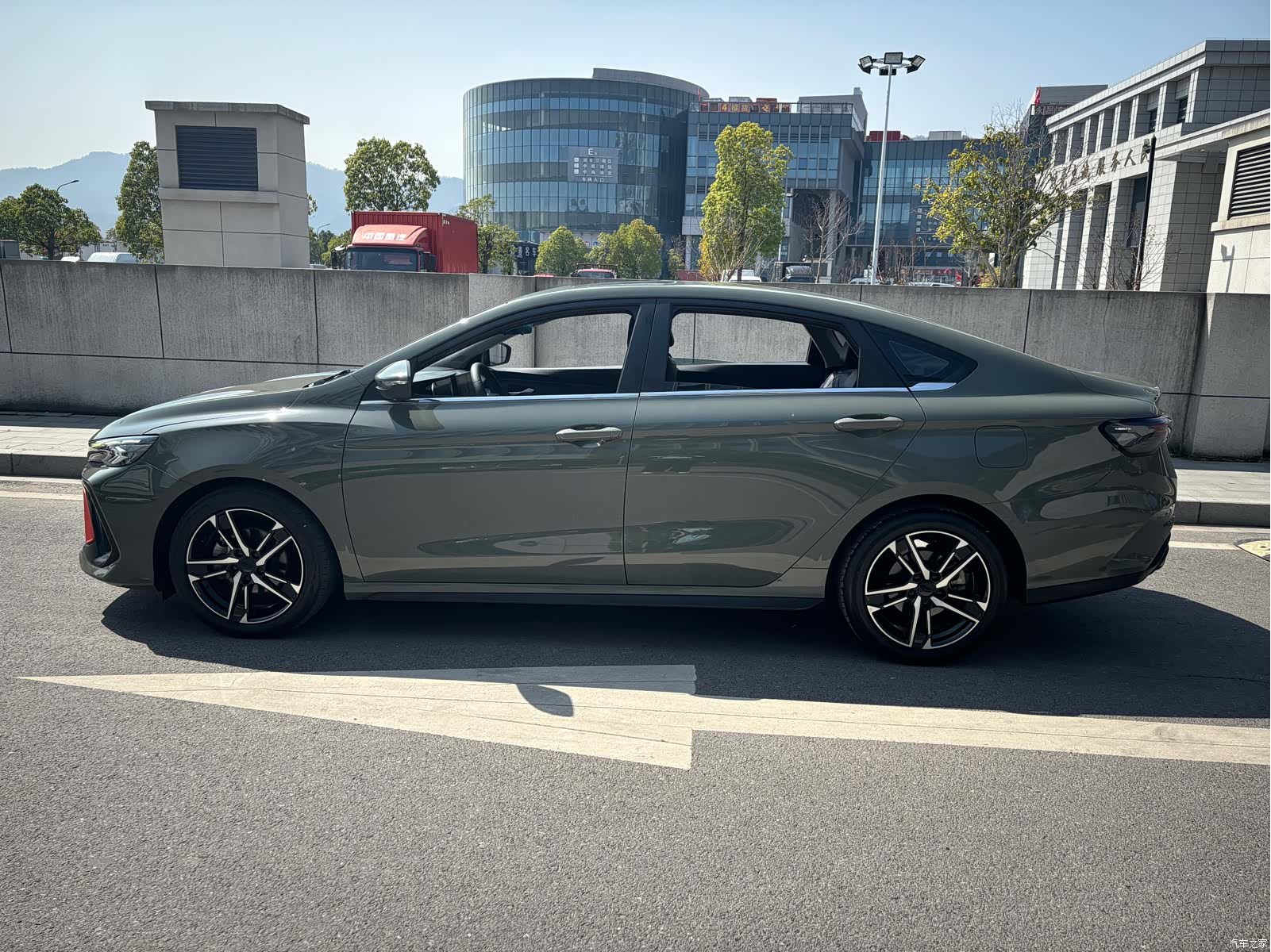 Geely Binray, 2023 4