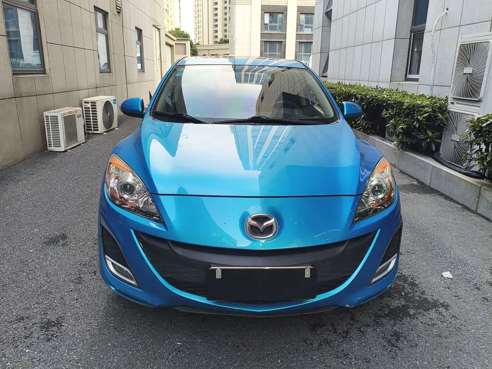 Mazda 3 star Cheng