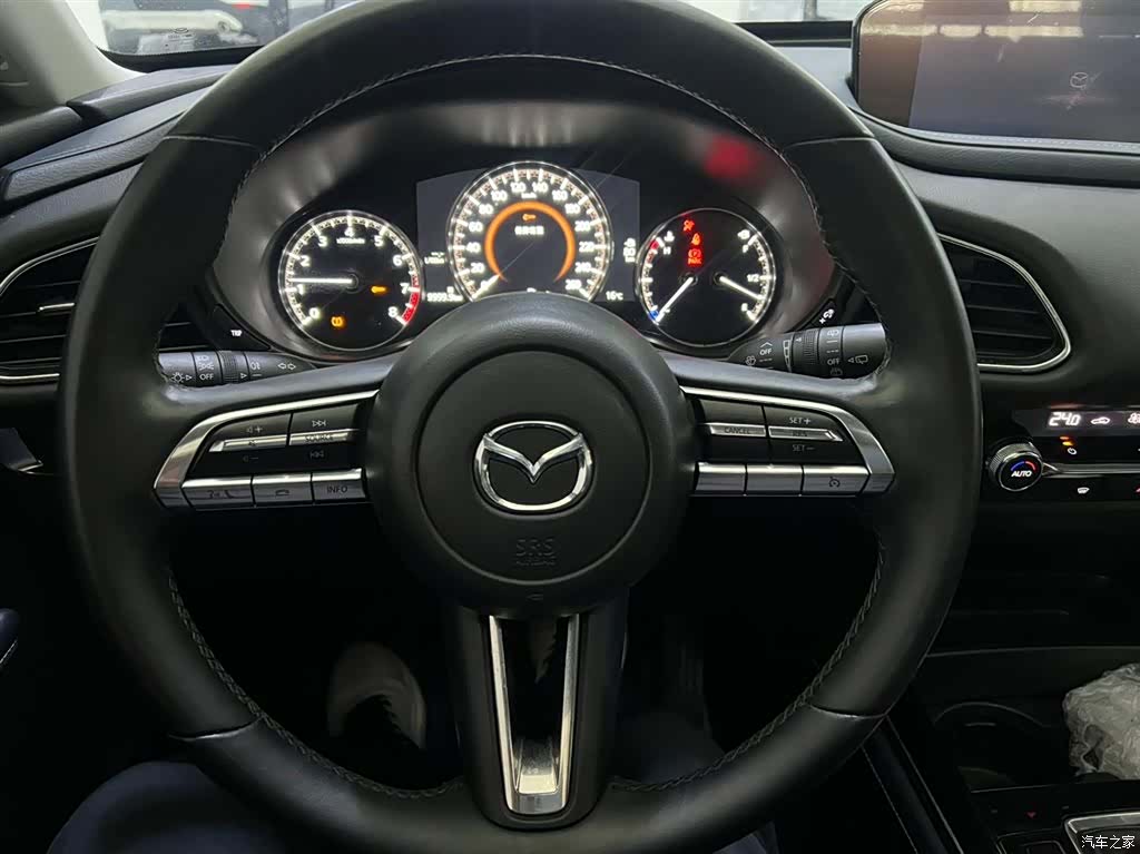 Mazda CX-30, 2022 13