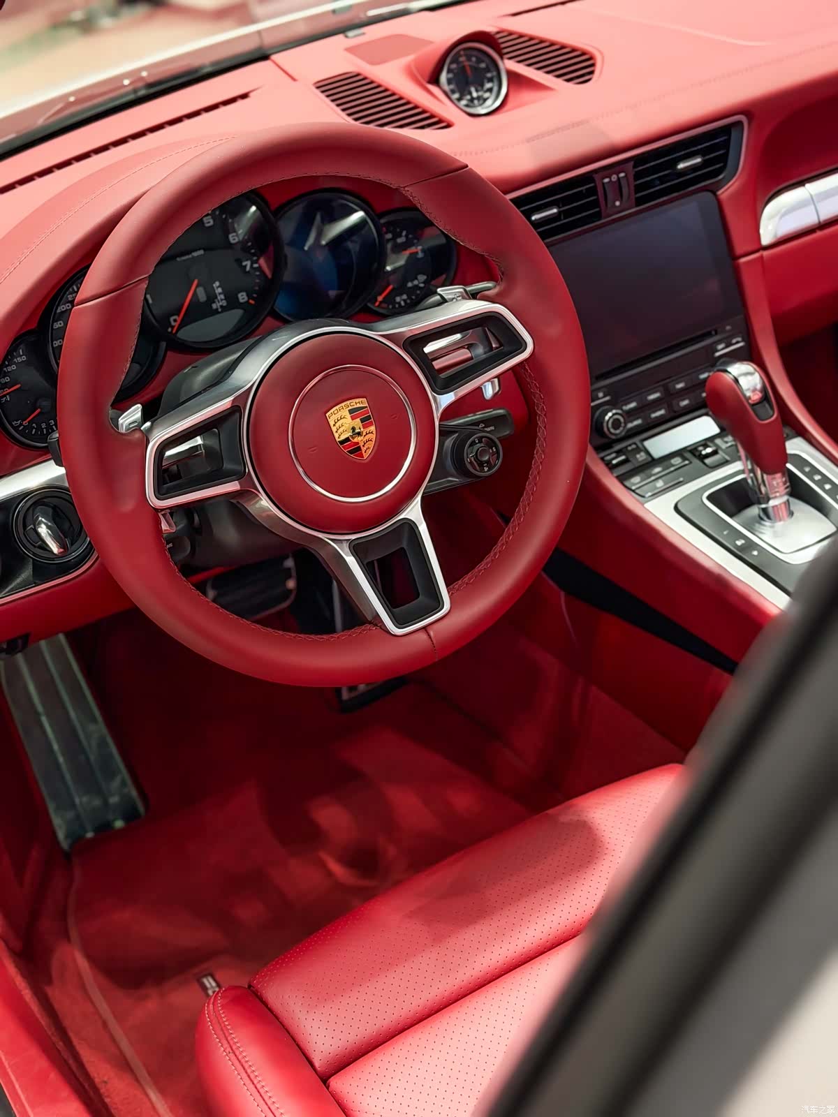 Porsche 911, 2018 14