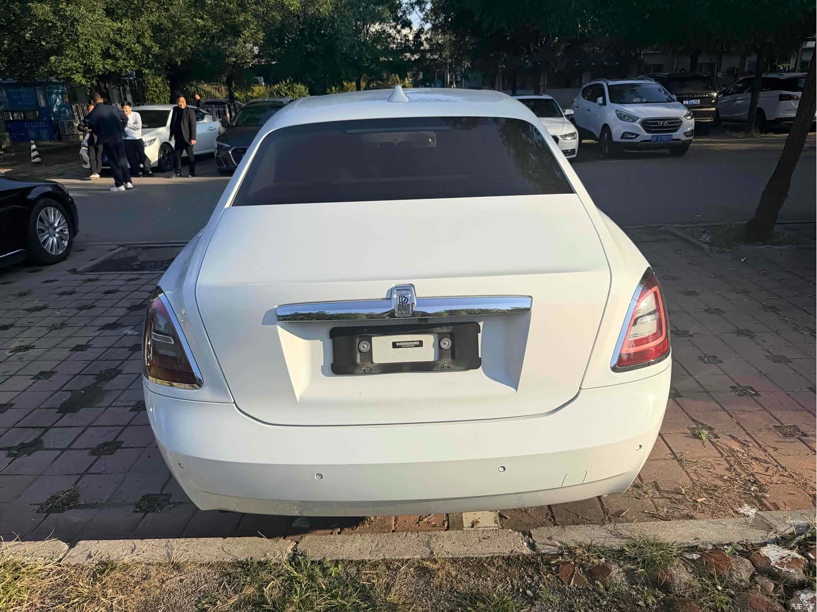 Rolls-Royce Ghost, 2022 все фото