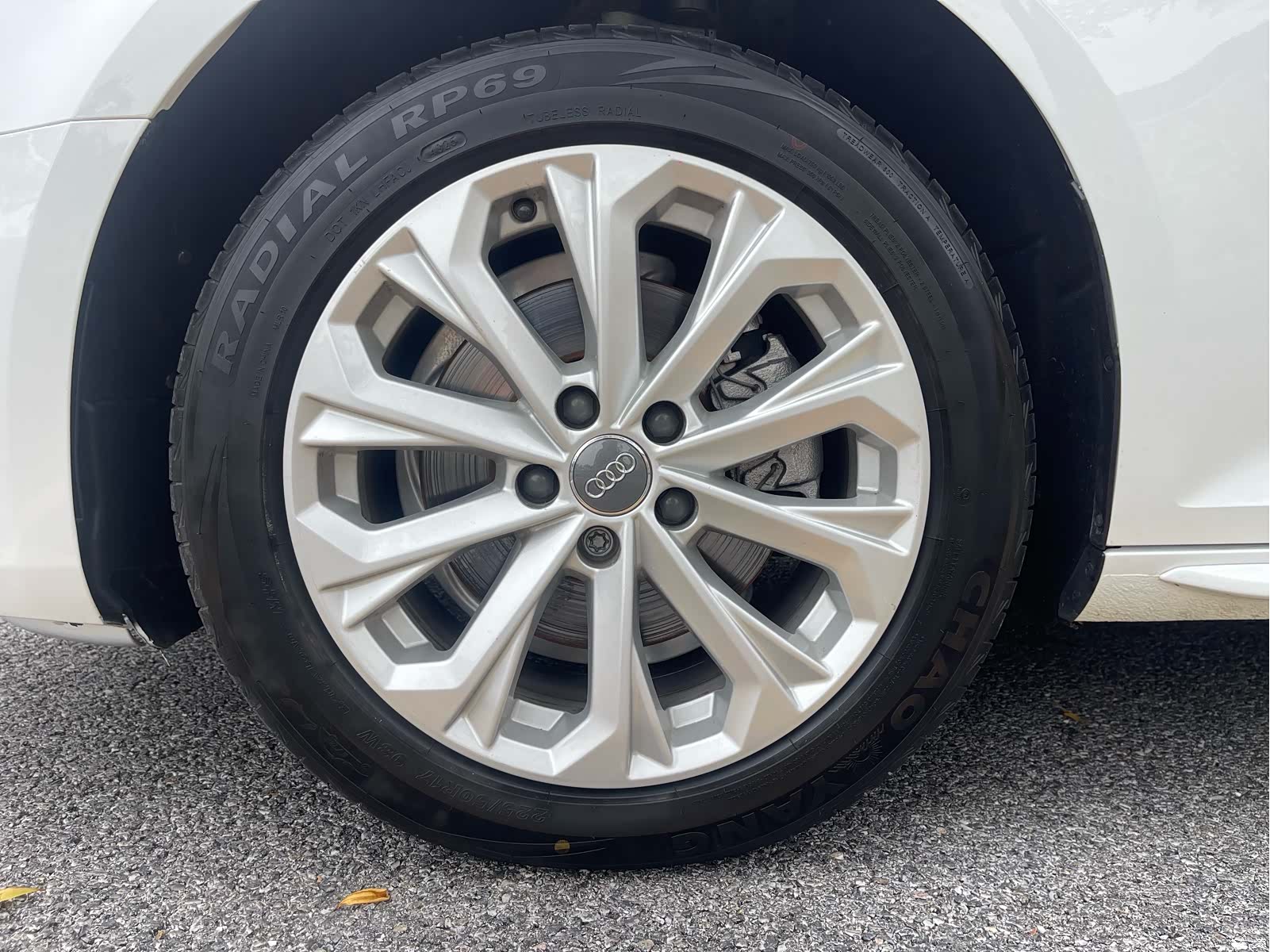 Audi A4L, 2019 9