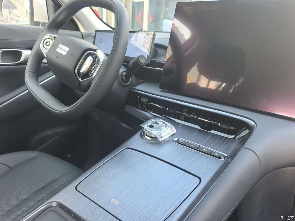 Geely Galaxy E5, 2025 4